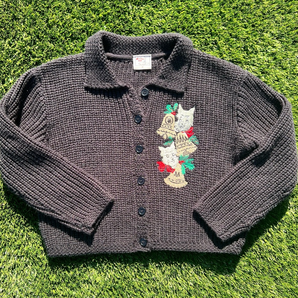 Black Mischief made sweater retro style size medium